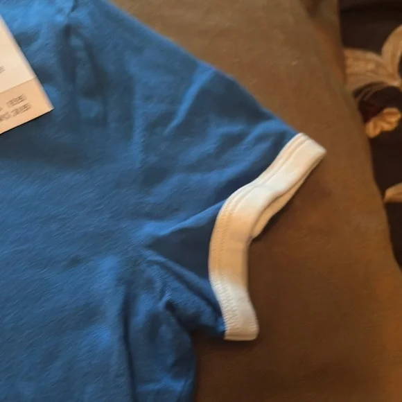 Hollister Blue and White Short Sleeve Tee - Picture 6 of 7